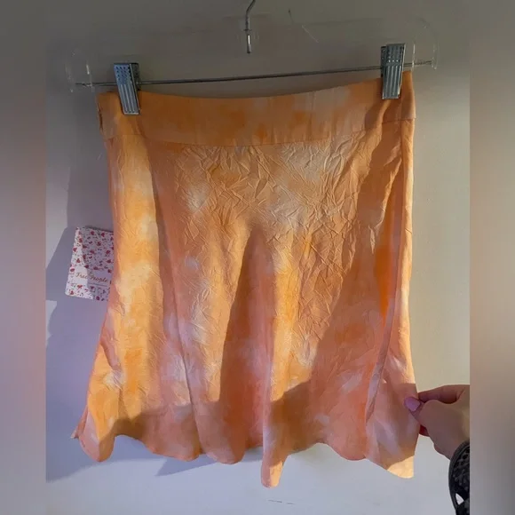 Free People NWT Womens Skirt Martine Flirt Orange Tie Dye Mini Size 0 Summer - Picture 3 of 8